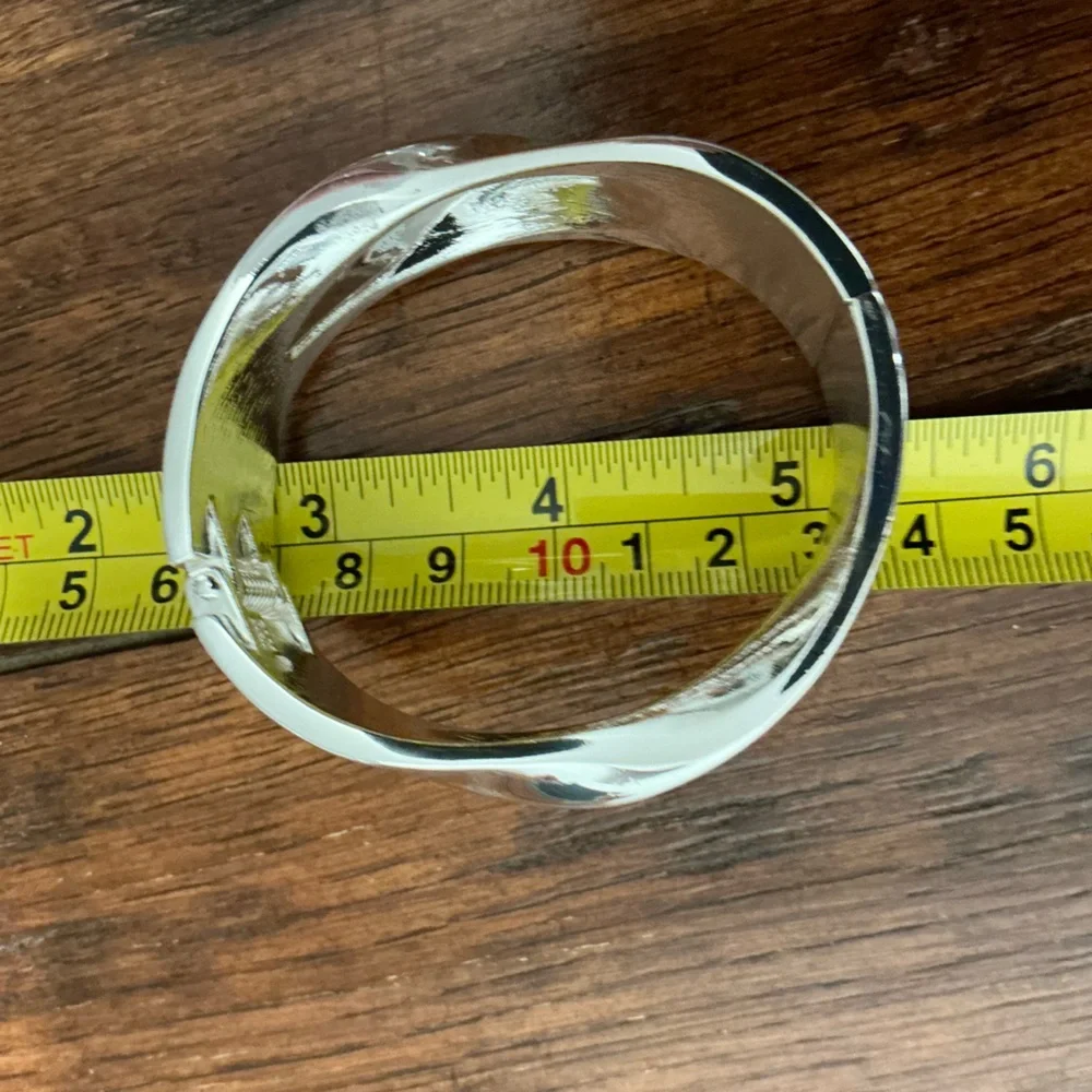 Silvertone bangle - Picture 2 of 3